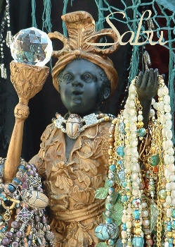 Image of Nubian sculpture Egyptian antique  jewelry handcrafted 
